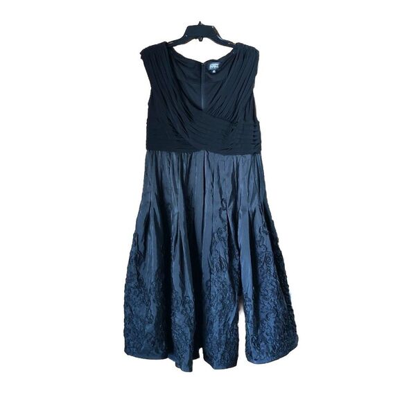 Adrianna Papell WOMAN V-Neck Sleeveless Combo Fit& Flare Midi Dress Size 14W - Picture 1 of 14